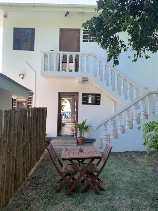 Crystal Apartments Seychelles Seaview Upper Floor Glacis (Mahe) Exterior foto