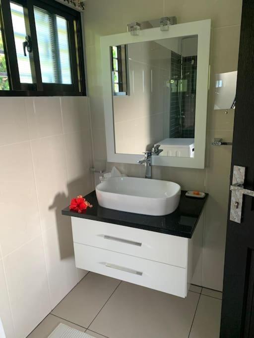 Crystal Apartments Seychelles Seaview Upper Floor Glacis (Mahe) Exterior foto